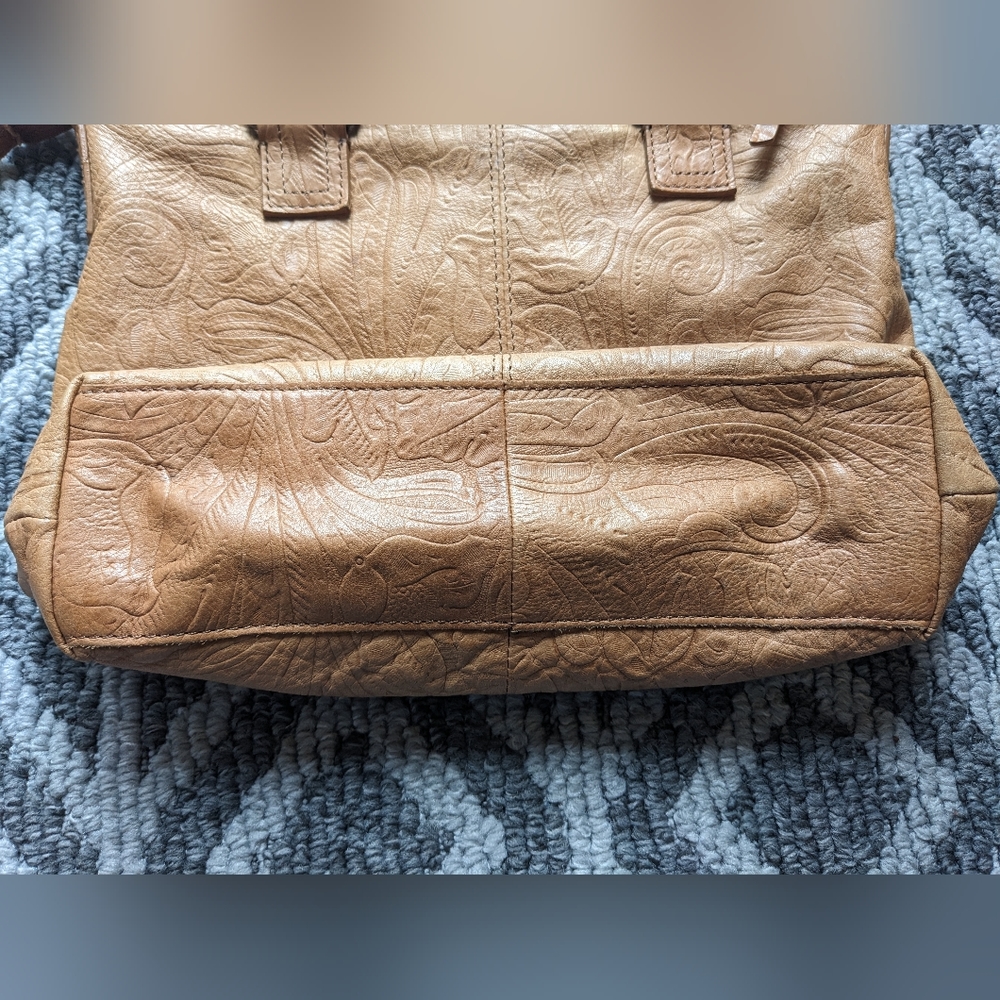 American Leather Crossbody Handbag - Picture 6 of 8